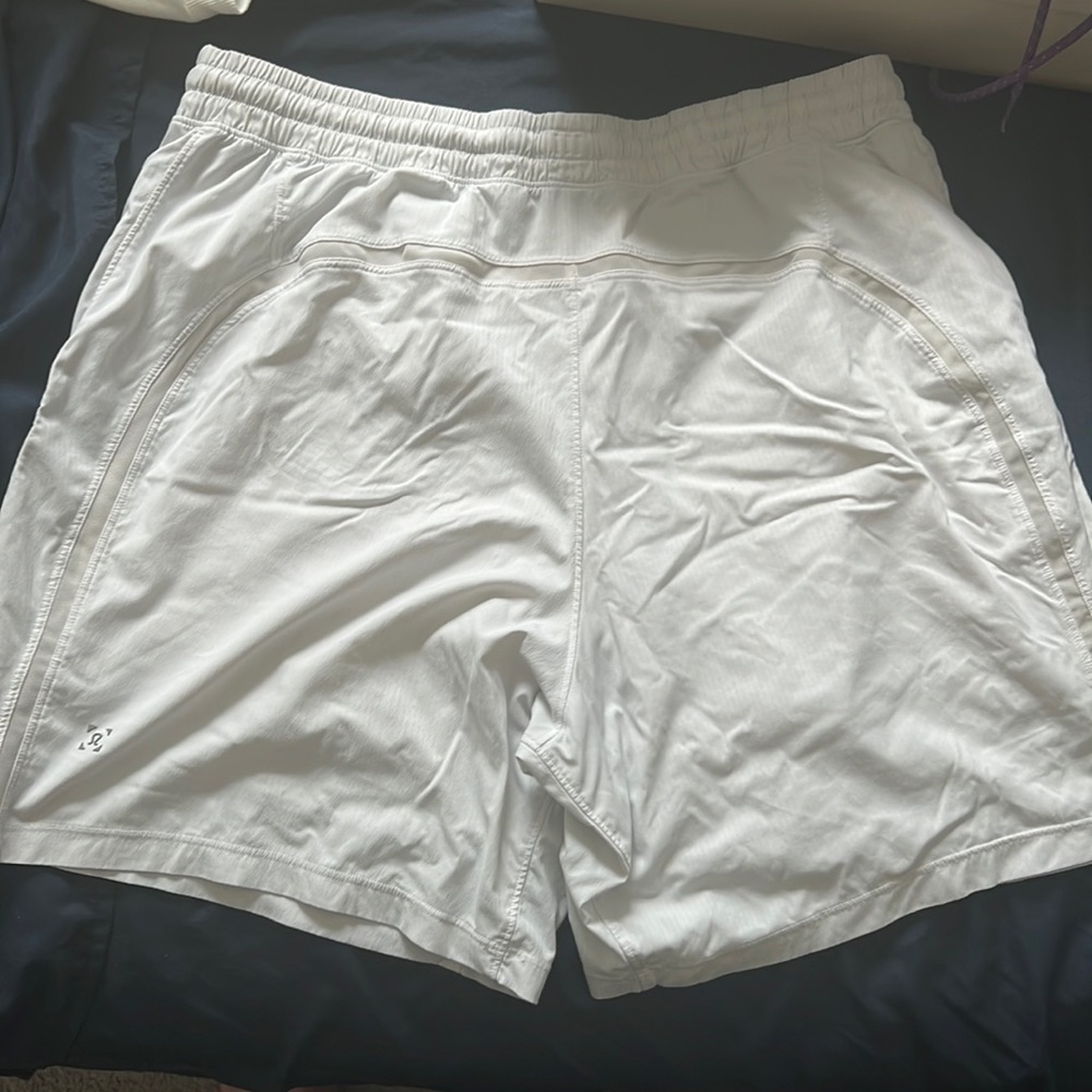 Lululemon lined 7 inch athletic shorts